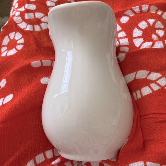 Vintage White creamer/jug. Made by Jackson China, Falls Creek,PA. In great shape - Picture 7 of 10